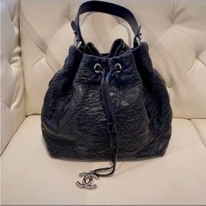 Chic Black Chanel Leather Women's‎ Bag